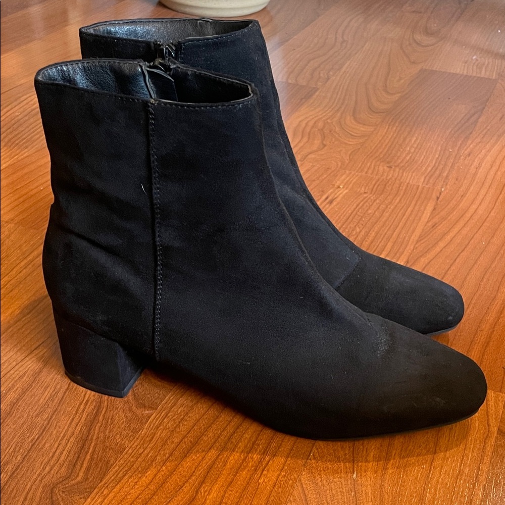 Forever 21 Black Suede Chelsea Boots